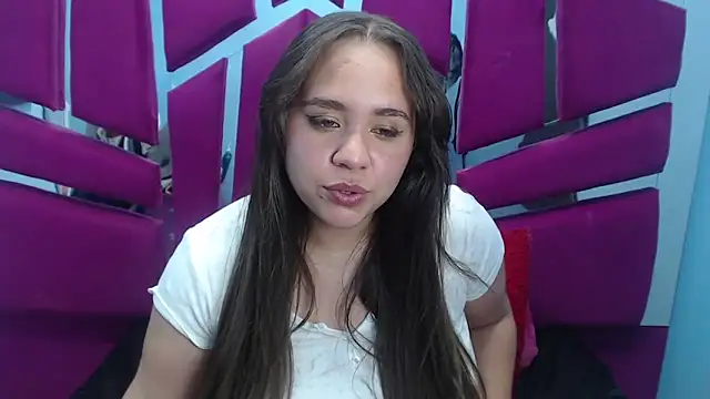 LucyOwen_18 Adlı Modelin Web Kamerası Şovu