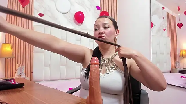 Chat +18 de CharlotteSchmidtt ao vivo