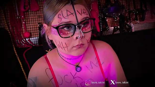 Laura_takint Chat XXX live