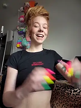 LucidLucyn Live XXX chat