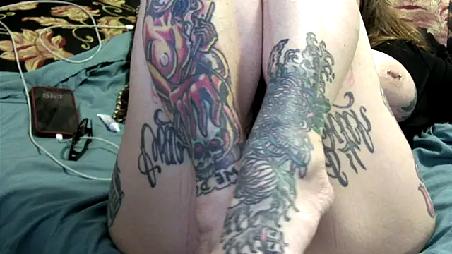 pamelagunns: διαδικτυακό σόου στην κάμερα