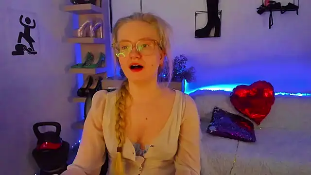 XXX chat uživo modela NancyHottie