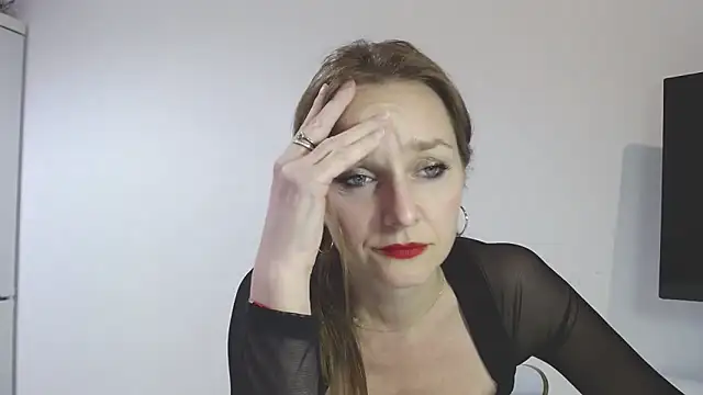 AliciaDesire Adlı Modelin Canlı XXX Sohbeti