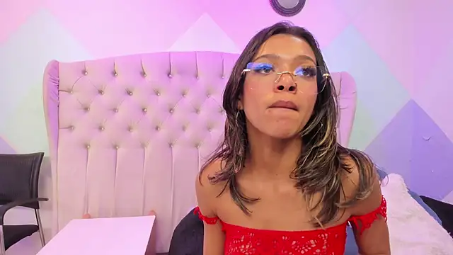 XXX chat uživo modela BritneyCollins