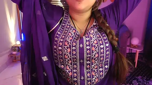 Mitikaa Obrolan Langsung XXX