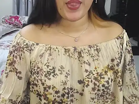 XXX chat uživo modela Ridiha_Pari