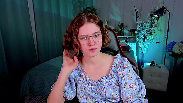 Mia_Mooore Adlı Modelin Canlı XXX Sohbeti