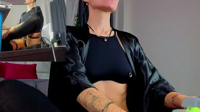 Chat +18 de EmilyyBlake ao vivo