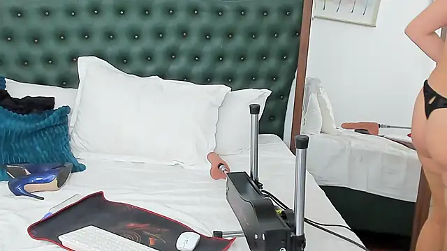 IvyHotFoxy Chat XXX in diretta