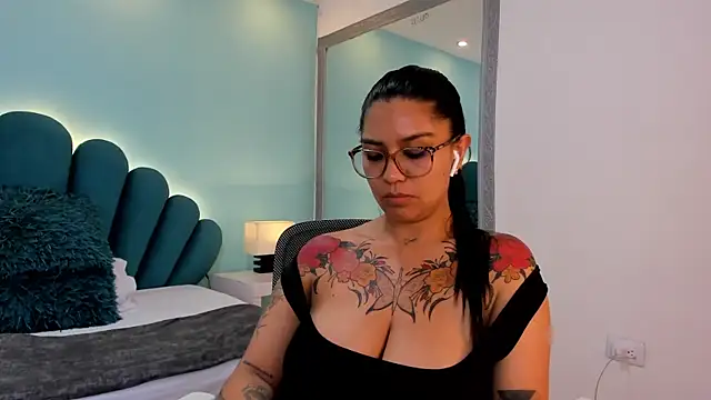 sharlott18: απευθείας συνομιλία ΧΧΧ