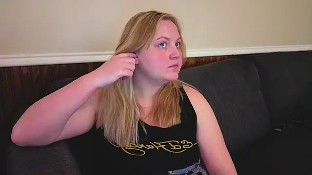 PhatAssBlond's Webcam Show