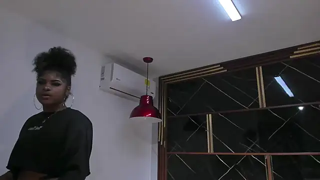 XXX chat uživo modela HannyThompson