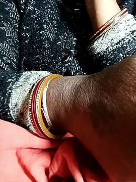 Hot_bhabhi300's Live XXX Chat