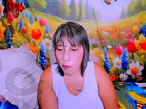 indianroxy's Live XXX Chat