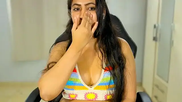 دردشة FannyXhot الجنسية المباشرة