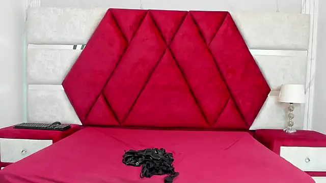 Chat +18 de Kity_spiderr ao vivo