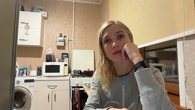 Chat +18 de AngelJeni ao vivo