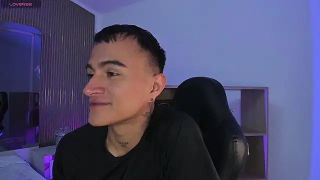 LiamDeep's Live XXX Chat