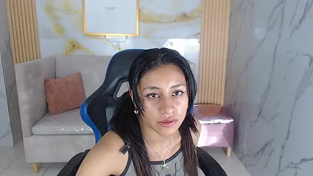 serabella_s Adlı Modelin Canlı XXX Sohbeti