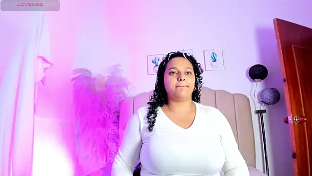 _aithanaa_n Live XXX chat