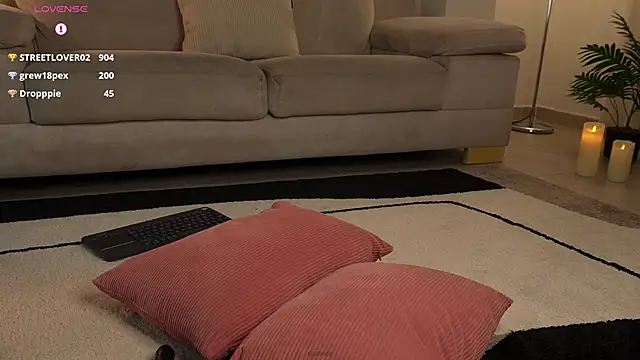 Show modela GiaFaaris na web-kameri