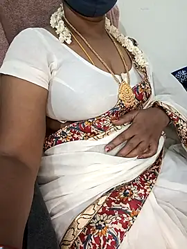 Tamil-hotwife 网络视讯表演
