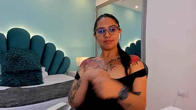 sharlott18 Chat XXX in diretta