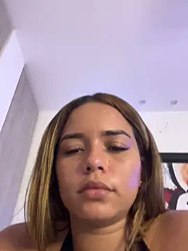 Kira_Spiicy Chat XXX in diretta