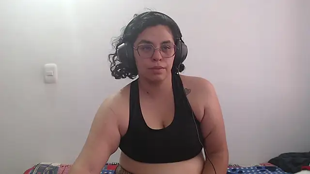 Anne_purple Show Webcam