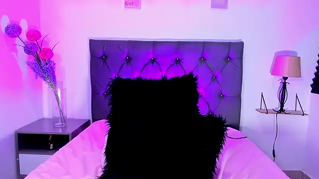 SagiraBelle Live XXX-Chat