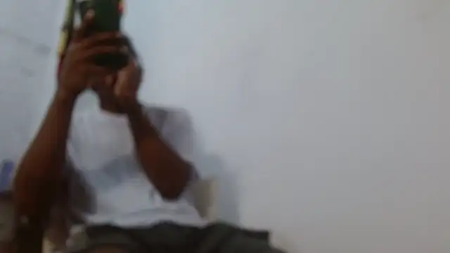 Larry-n-clouds Show in webcam