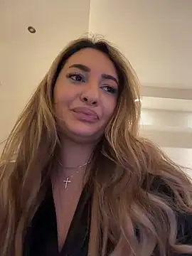 YaaraCollins Chat XXX in diretta