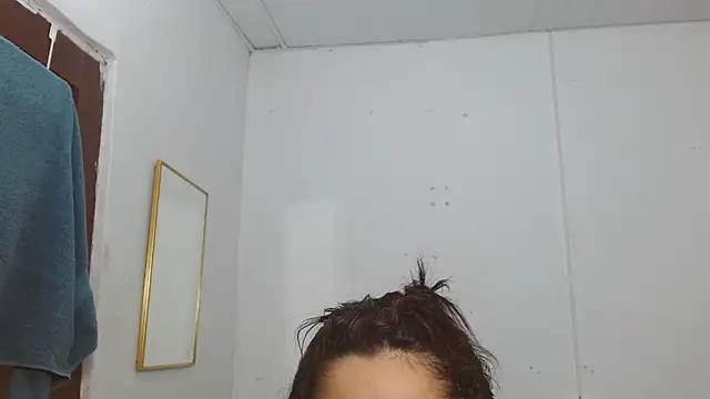 Chatroom XXX en direct de Thalian