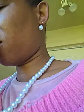 tokyobelle élő XXX-chatje