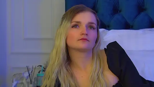 AnnyRaii: απευθείας συνομιλία ΧΧΧ