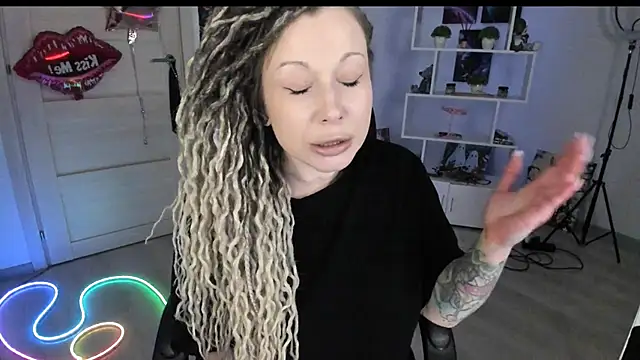 HoneySallyMoore 即時 XXX 聊天