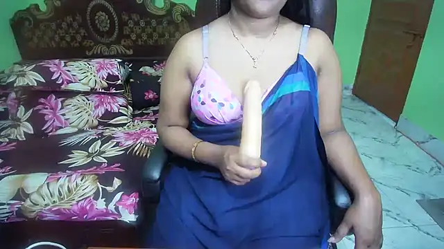 BengaliQueenStar: онлайн-секс-чат