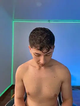 oliver_kyy 在線直播表演