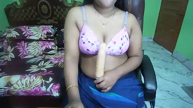 BengaliQueenStarn Live XXX chat