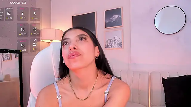 Tiffany_Low – Naživo XXX chat