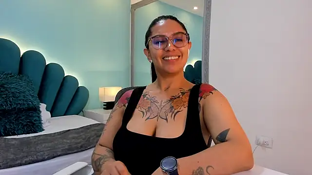 sharlott18 Live XXX Chat