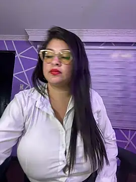 Živý XXX chat MiiaaJoness