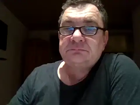 Nobbie444: διαδικτυακό σόου στην κάμερα