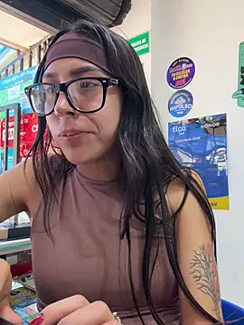 pregnant_sofii18: απευθείας συνομιλία ΧΧΧ