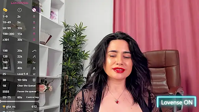 Chatroom XXX en direct de EmaBrownie