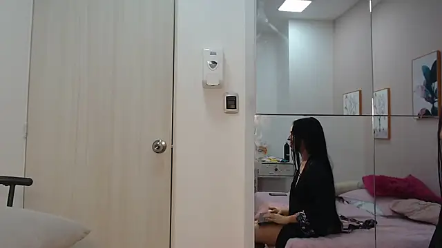 Show modela zooombee na web-kameri