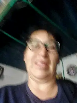 clarita_01 Show in webcam