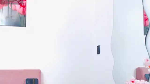 pinky_f00x – Naživo XXX chat