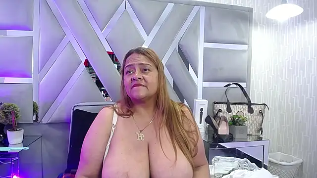 MonzerratBoyer 라이브 XXX 채팅