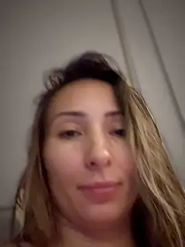 Wonder_Kari live XXX chat